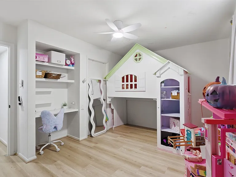 4040 San Felipe St #102 — Photo 15