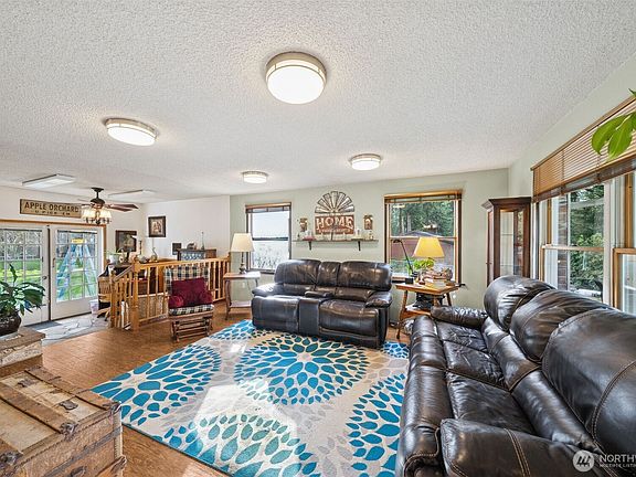 3rd image of 5318 W Tapps Drive E