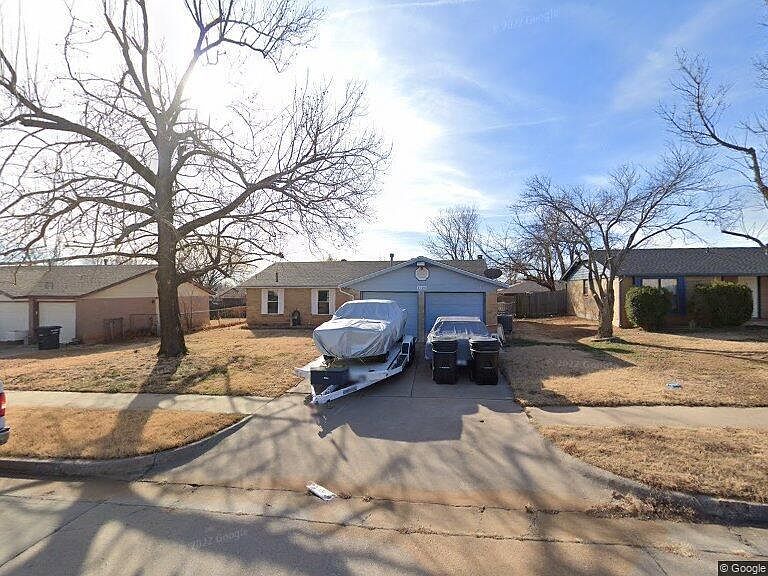 1st image of 1724 SE 12th St