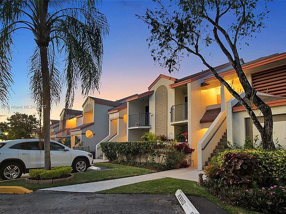 2nd image of 5552 Courtyard Dr #5552