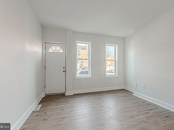 5th image of 1010 N Pine St