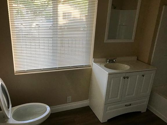 Master Bathroom (2)