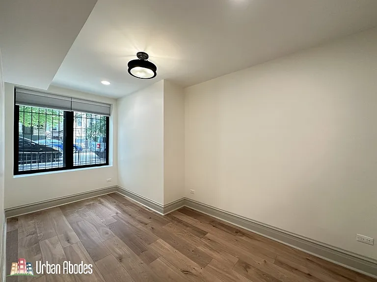 1933 N Fairfield Ave — Photo 20