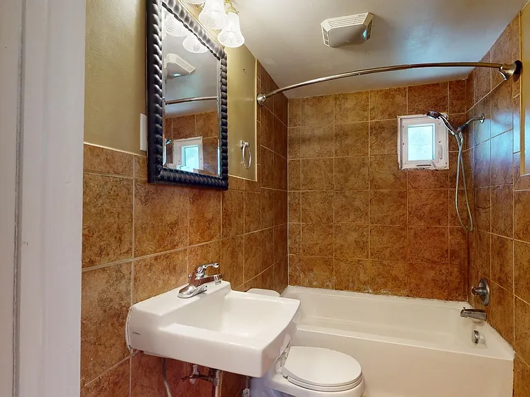 2633 Hunt St — Photo 12