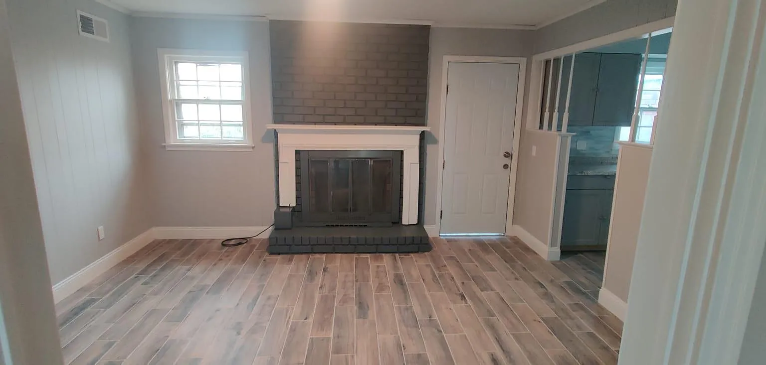 3 bed, 1.5 bath, 1268 sqft, $1,245 — Photo 2