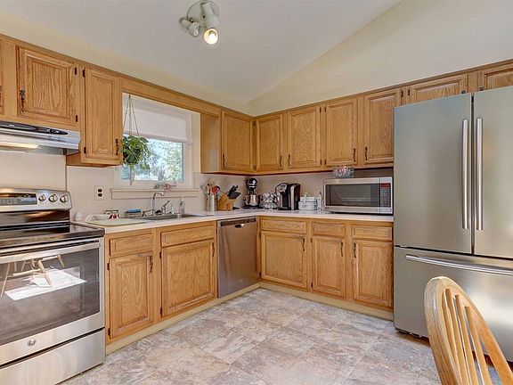 2nd image of 3900 Elayne Ct