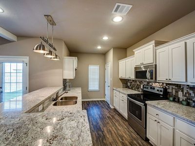 3330 Papa Bear Dr, College Station, TX, 77845