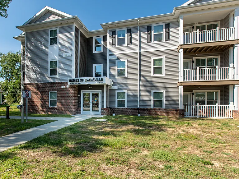 Homes of Evansville — Photo 4