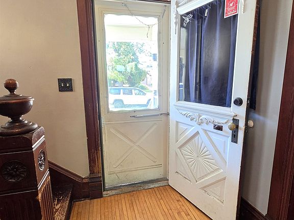 2nd image of 525 Ransom St