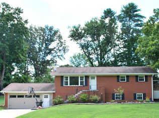 124 Fowler Dr, Maryville, TN 37803