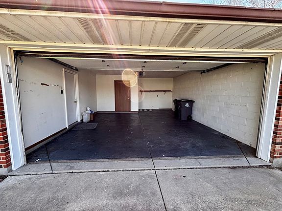 2nd image of 1552 Brook Park Dr