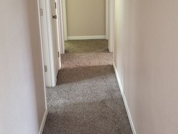 3rd image of 938 Barnhard St