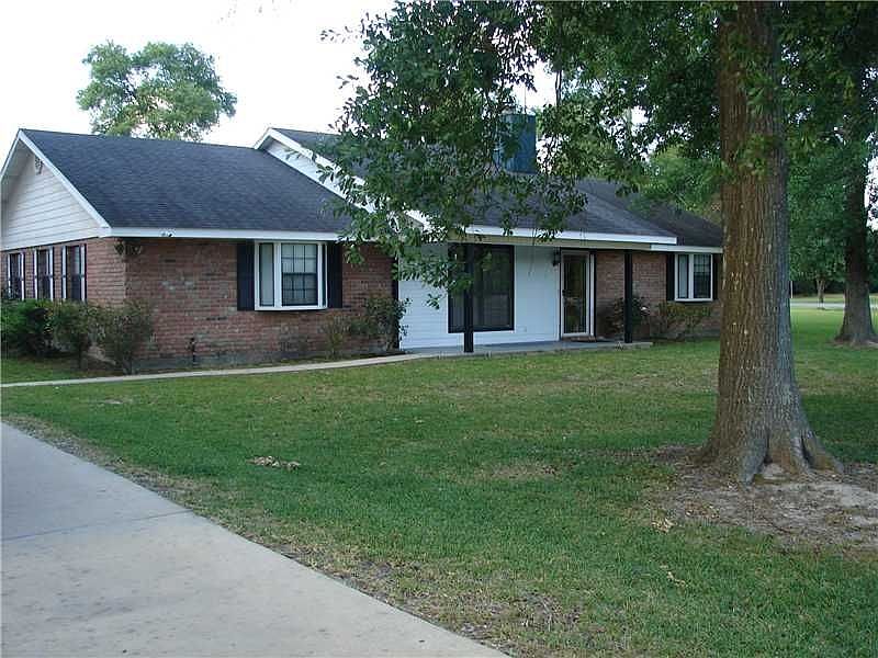 1st image of 925 Ashley Ln