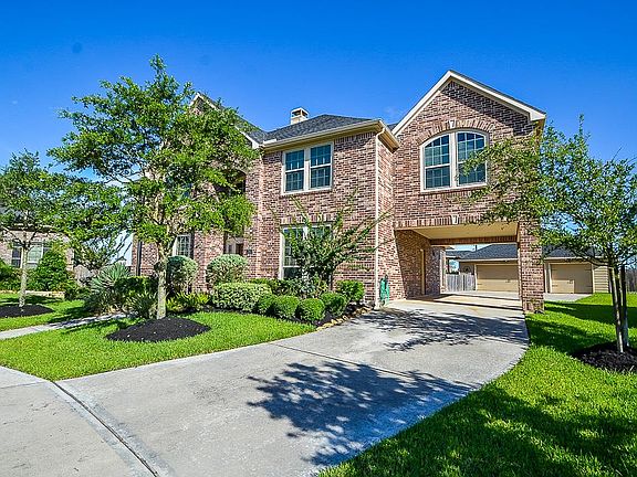 2nd image of 2803 Josslyn Ct
