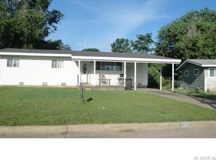 599 SE Elmhurst Ave, Bartlesville, OK 74006