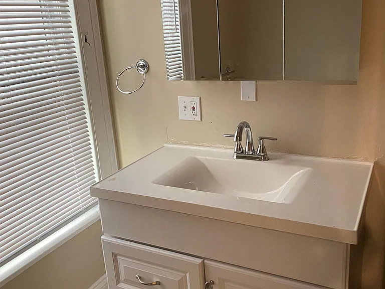 52 Bramhall St #4 — Photo 19