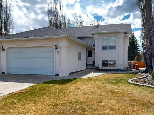 1 NE Park Close, Whitecourt, AB T7S 1S7