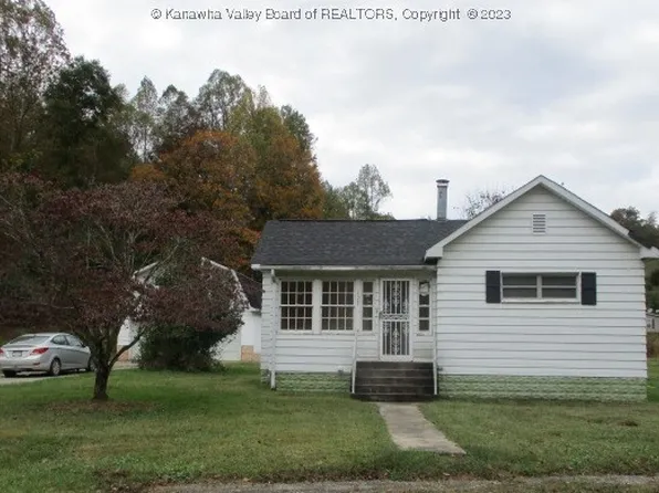 127 Garretts Bnd, Griffithsville, WV 25521