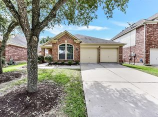2024 Shore Breeze Dr, Pearland, TX 77584