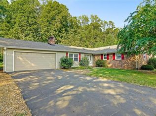 5435 Woodcliff Dr, Winston Salem, NC 27106