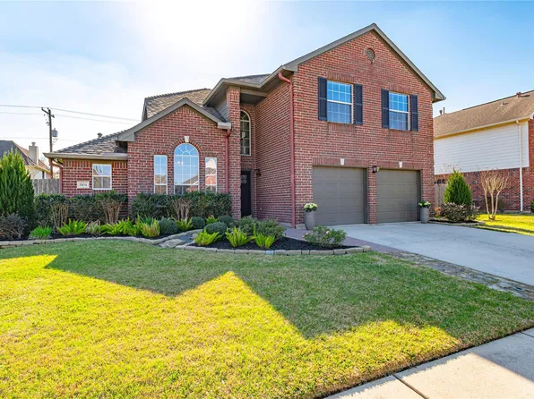 1104 Lake Shore Dr, Pearland, TX 77581
