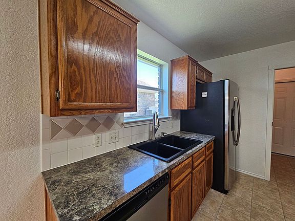 3rd image of 3904 Frigate Dr