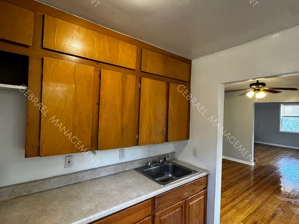 609 E Paterson St, Flint, MI 48505