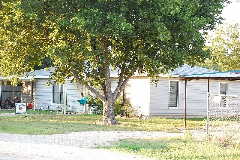 209 S Goddard St, Mart, TX 76664 Zillow