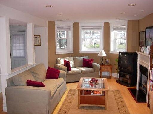 2nd image of 2044 N Sheffield Ave #G