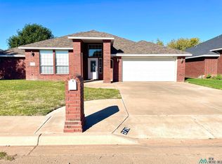 2716 Northglen Dr, Clovis, NM 88101