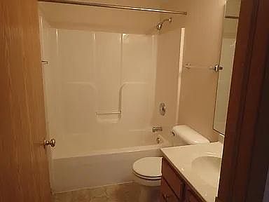 5th image of 4421 Menge Ln #4421