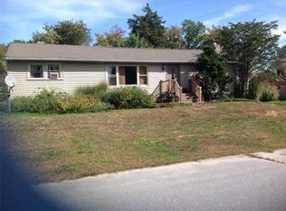 4 Parker St, Mattapoisett, MA 02739