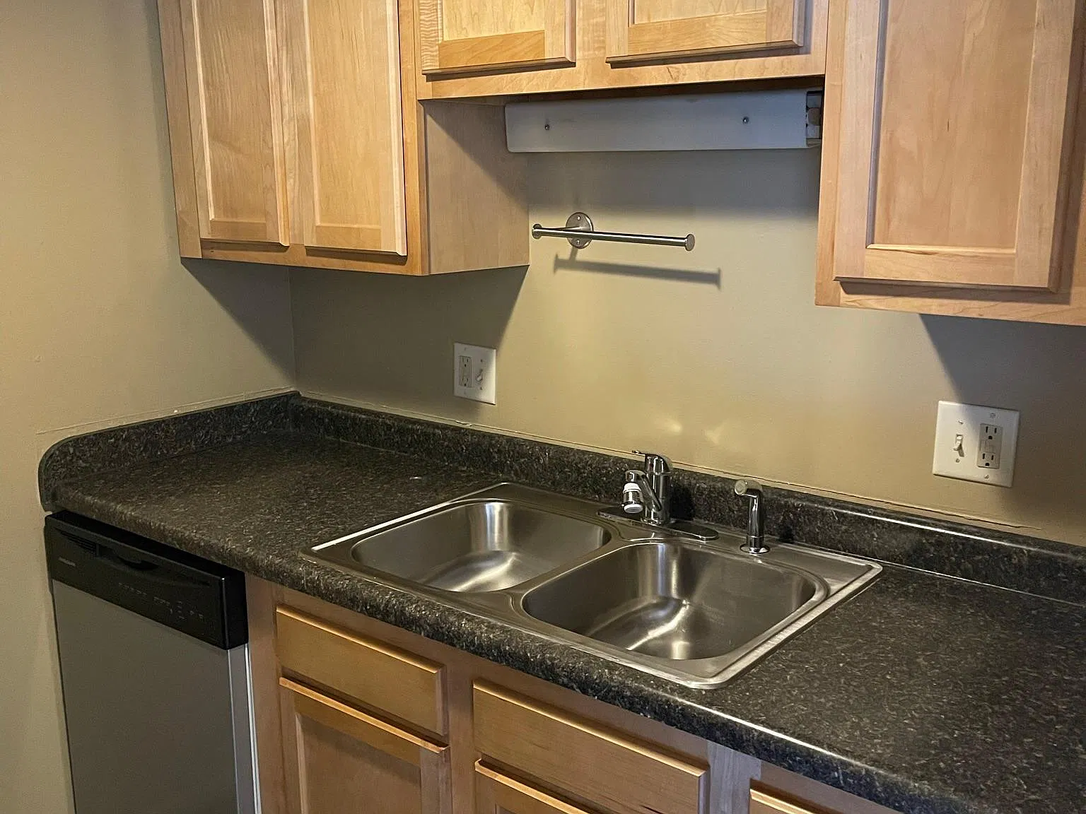 2 bed, 100 sqft, $1,471 — Photo 2