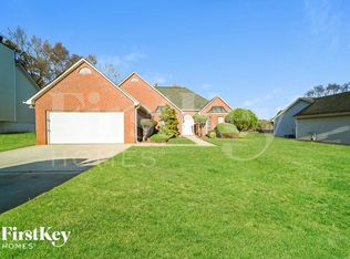 12289 Riviera Dr, Fayetteville, GA 30215