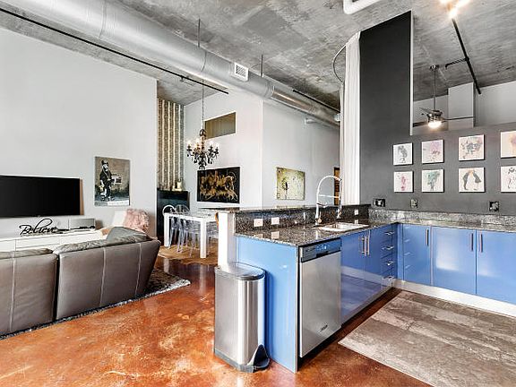 3rd image of 185 NE 4th Ave #212