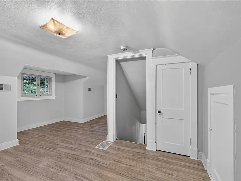 7325 Sutherland Ave — Photo 31