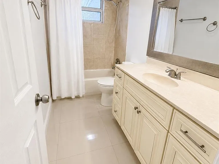 3111 N 66th Ave — Photo 13
