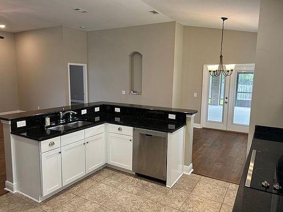 5th image of 8733 Rush Ln