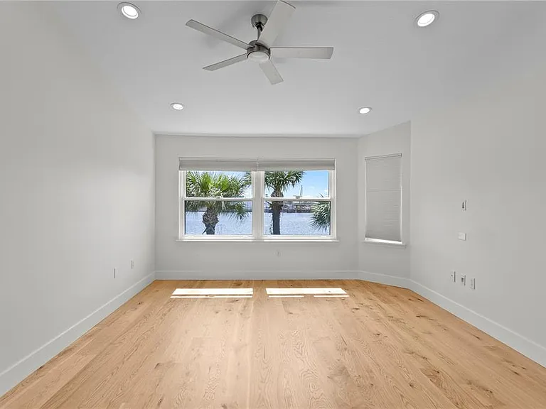 1119 Shipwatch Cir — Photo 32