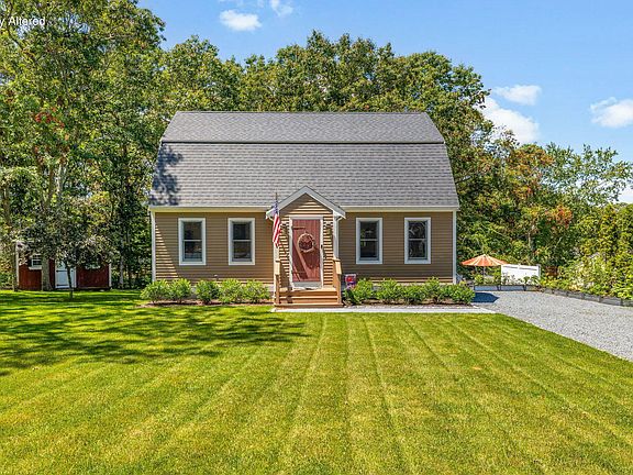 2nd image of 11 Deer Hollow Road