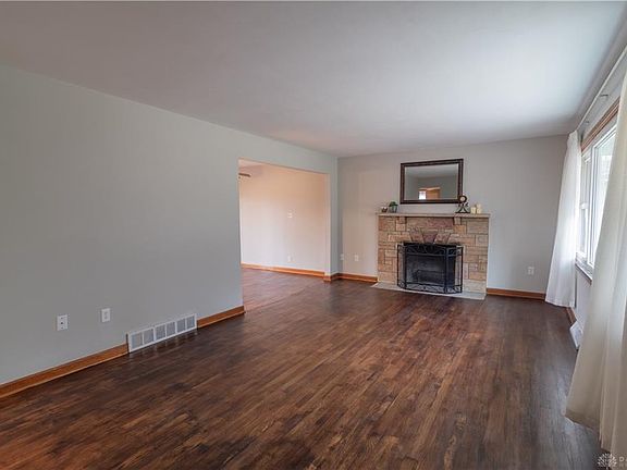 5th image of 2960 Lindale Ave