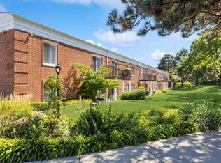 800 Ridge Rd APT 103, Wilmette, IL 60091