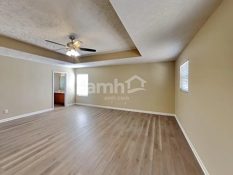 5527 Middlebury Dr — Photo 12