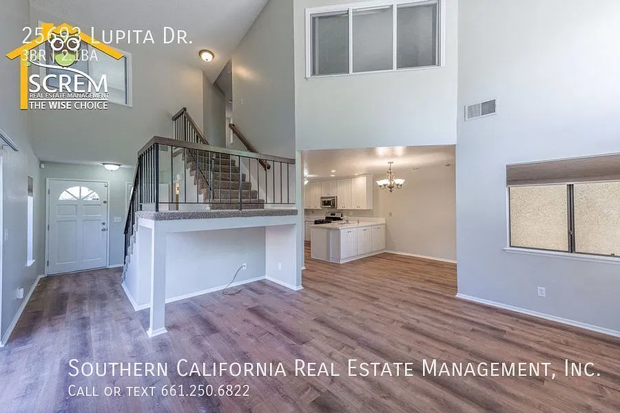 Three Bedroom Attached Two Story Home in Valencia — Photo 4