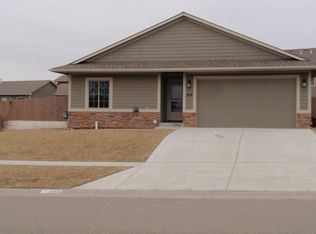 910 Dakota Ln, Junction City, KS 66441