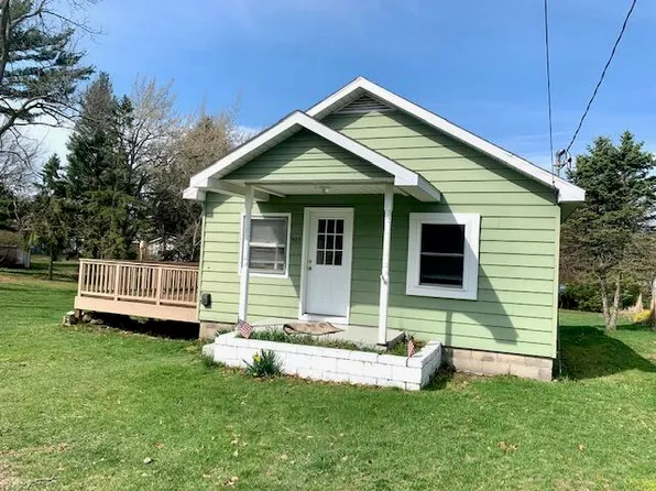 909 N Gaylord Ave, Ludington, MI 49431