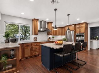 7733 Woodside Hl, Fort Worth, TX 76179