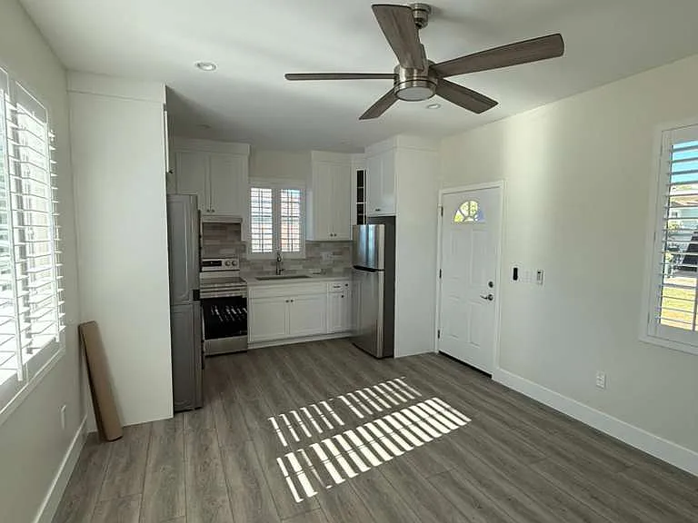 10826 Floral Dr #10826 — Photo 3