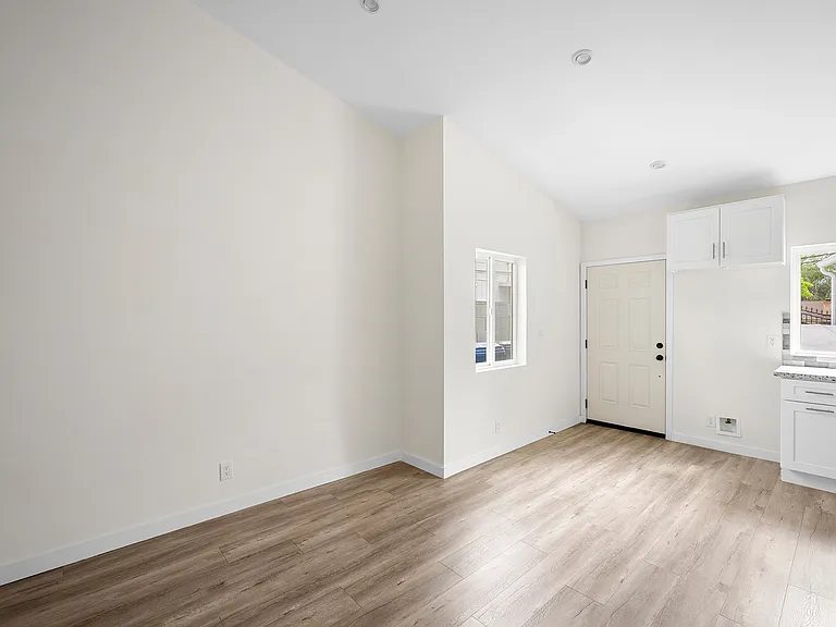 10321 Sherman Grove Ave — Photo 7