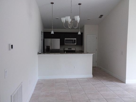 2nd image of 377 Hibiscus Dr